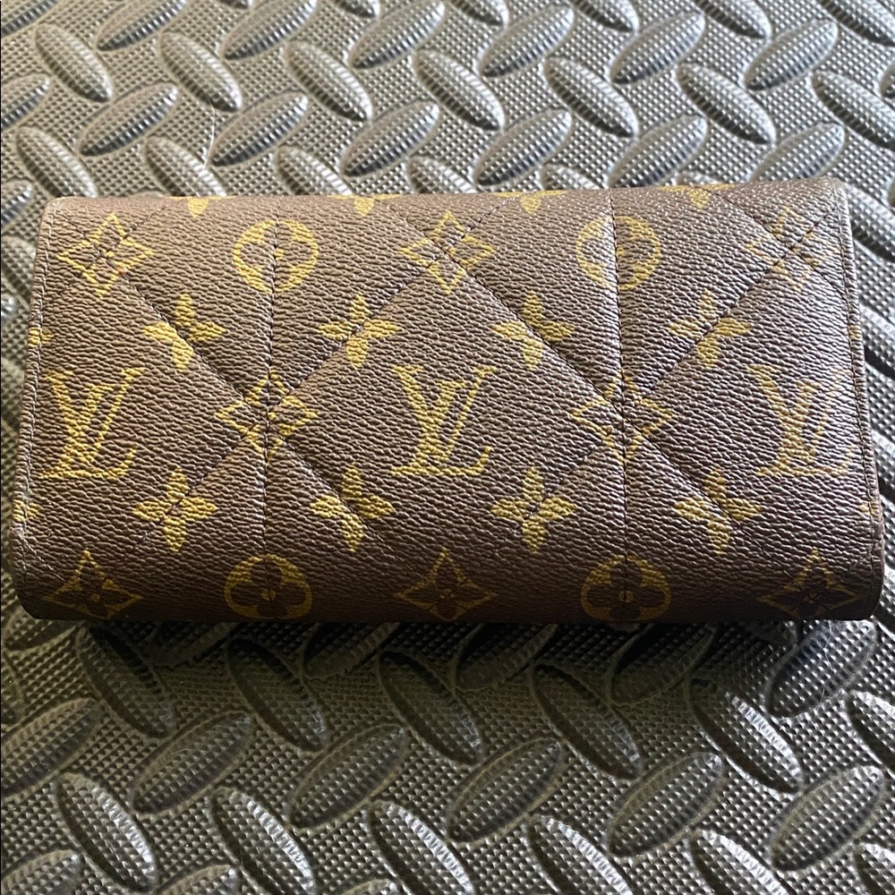 Louis Vuitton 100% Authentic Vintage Brown and Gold Clutch Long Wallet - Picture 3 of 11